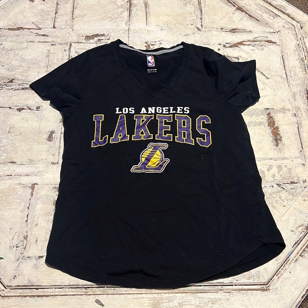 LA Lakers size Medium Shirt